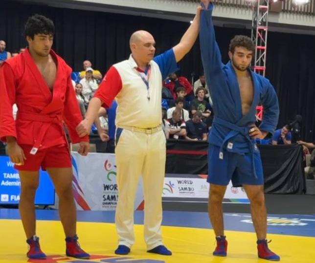 Спортсмен из Карачаево-Черкесии Адемиркан Тамбиев стал чемпионом мира по самбо среди юниоров 
