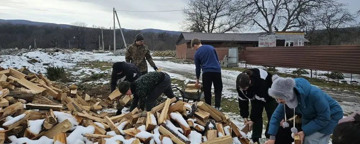 Школьники Курджиново поддержали семью участника СВО