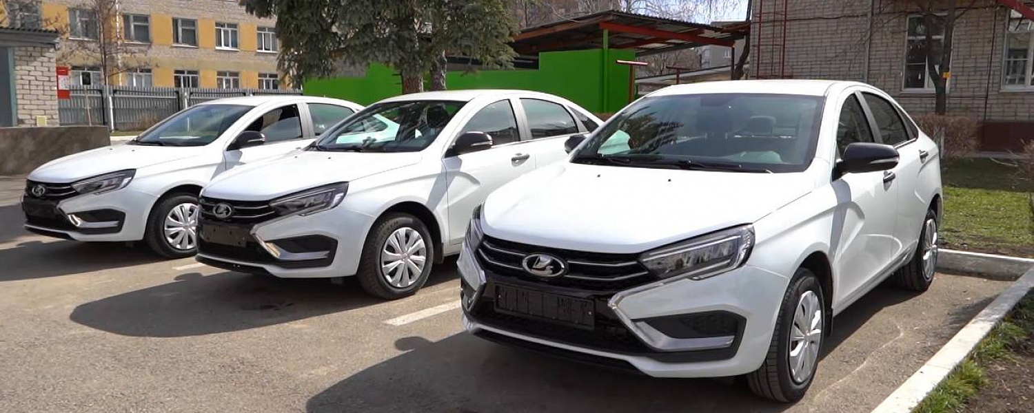 Детские социальные учреждения КЧР получили новые автомобили